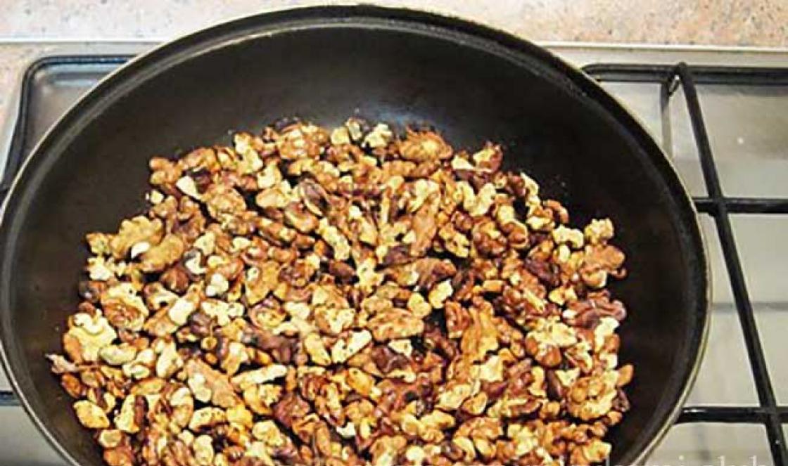 Cooking carrot cake in the oven