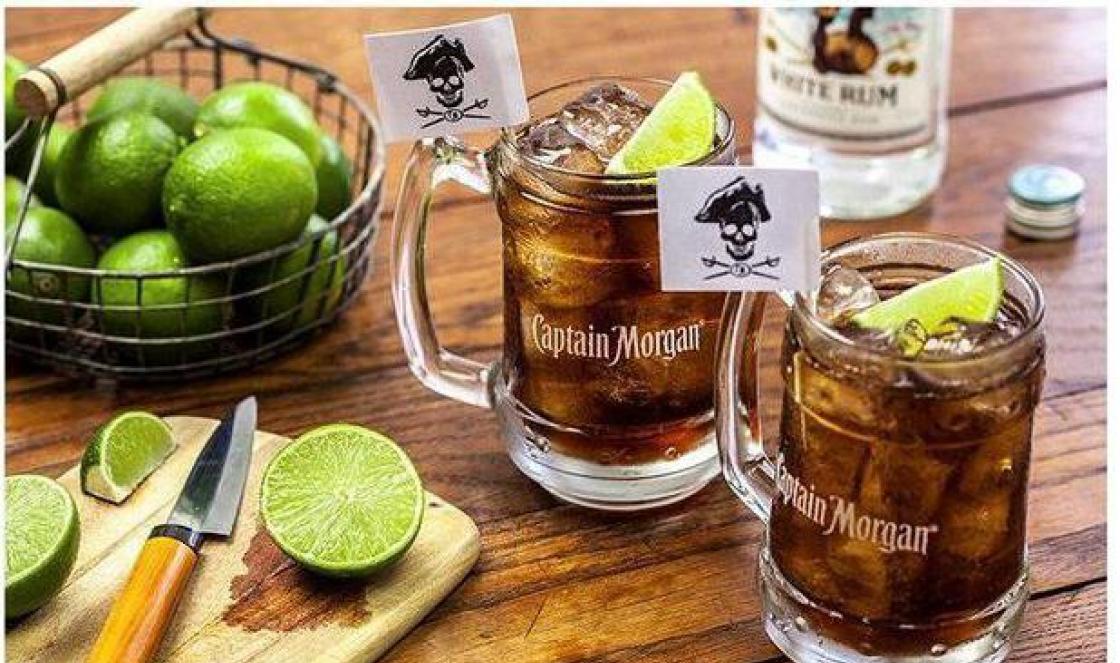 A rum típusának kiválasztása: Captain Morgan fekete fűszerezéssel